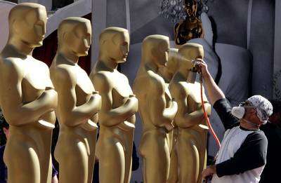 La alfombra roja, lista para la ceremonia del <I>Oscar</I>