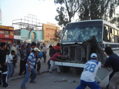 QUEMAN AUTOBUSES EN CHIMALHUACAN