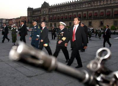 CUATRO MINUTOS EN EL ZOCALO