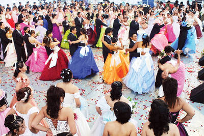 VALS EN EL ZOCALO