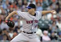 El mexicano Oliver Pérez, lanzador de los Mets, tuvo un día difícil ante Gigantes de San Francisco que ganaron el juego 9 carreras a 4