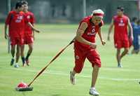 El Bofo Bautista se entrena a conciencia para el crucial partido de mañana contra el club de Coapa