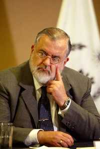 José Luis Soberanes Fernández, titular de la CNDH, durante la conferencia de prensa que ofreció ayer