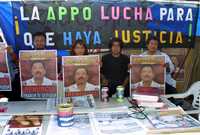 Integrantes de la APPO, durante una conferencia de prensa ayer frente al Senado