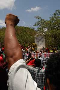 Marcha en Aguas Blancas para recordar el 12 aniversario de la matanza de 17 miembros de la Organización Campesina de la Sierra del Sur