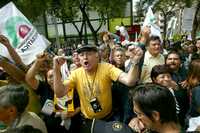 Simpatizantes de Andrés Manuel López Obrador, durante la marcha del domingo pasado hacia el Zócalo