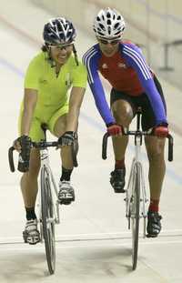 Belem Guerrero y la cubana Yoanka González compitieron en la carrera por puntos. La mexicana se quedó con el bronce y la caribeña con el oro