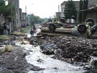 La intensa lluvia del martes por la noche provocó inundaciones y daños a viviendas y vehículos en las faldas de la Sierra de Guadalupe en Ecatepec