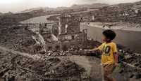 Un niño en el Museo de la Memoria por la Paz, ayer en Hiroshima