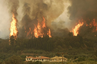 ARRASA EL FUEGO EN GRECIA