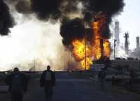 El pasado 7 de enero estalló un tanque de almacenamiento de combustible en la refinería en Baiji, la más grande de Irak, que desató un incendio donde murieron tres trabajadores Reuters