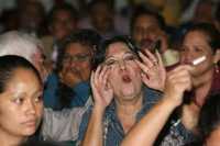 Militantes de Nueva Izquierda abuchean al presidente del Partido de la Revolución Democrática, Leonel Cota Montaño, durante la sesión plenaria del  Consejo Nacional celebrada ayer  