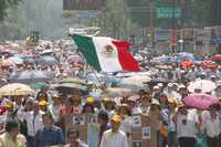 Brigadistas en defensa del petróleo en la marcha de ayer del Hemiciclo a Juárez a la Torre del Caballito, sede alterna del Senado