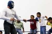 Blue Demon Junior compartió sus experiencias con niños en el primer día de la expo