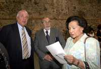 José Agustín Ortiz Pinchetti, Bernardo Bátiz Vázquez e Ifigenia Martínez, durante el simposio Petróleo y seguridad energética, realizado en la antigua Escuela de Medicina