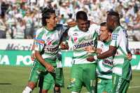 Los santistas festejan su pase a la siguiente ronda, luego del empate en el juego de vuelta contra Necaxa