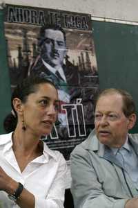 Claudia Sheinbaum y Antonio Gershenson participaron en la conferencia En defensa del petróleo, en la UNAM