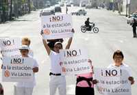 Habitantes de la colonia Prado Churubusco, encabezados por diputados panistas, bloquearon en días recientes el cruce de Ermita y Río Churubusco porque no quieren que se construya una estación del Metro de la línea 12, que correrá de Mixcoac a Tláhuac