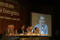 Debate sobre la iniciativa petrolera en el Centro Cultural Universitario de Tlatelolco