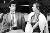 Jean Paul Belmondo y Jean Seberg en una escena de Sin aliento, del director Jean-Luc Godard