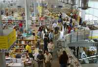 Lectores en la librería Gandhi, de Miguel Ángel de Quevedo, Chimalistac