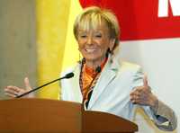 La vicepresidenta del gobierno español, María Teresa Fernández de la Vega, durante la conferencia de prensa