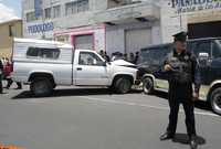 Al intentar resistirse a un asalto, el chofer de una camioneta de carga fue muerto de dos balazos. La camioneta terminó chocando contra otra que estaba estacionada, en la calle Circunvalación, en la colonia Cuchilla Pantitlán
