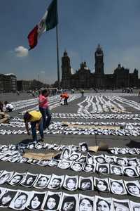 La Red por los Derechos Sexuales y Reproductivos en México instaló hace unos días en la plancha del Zócalo ocho mil fotografías de mujeres que han abortado de manera segura en los centros de salud del Distrito Federal