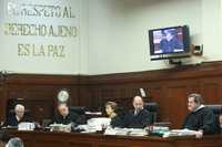 Durante la sesión en la que se confirmó la constitucionalidad de las reformas al Código Penal y la Ley de Salud del Distrito Federal que despenalizan el aborto voluntario hasta las 12 semanas de gestación