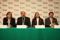 La directora del Instituto de las Mujeres, Martha Lucía Micher;el secretario de Gobierno, José Ángel Ávila; la consejera jurídica, Leticia Bonifaz, y el titular de Salud, Armando Ahued, durante la conferencia en la que fijaron postura en torno a la ratificación de la Corte a las reformas que despenalizan el aborto