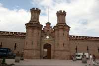 Fachada del naciente Centro de las Artes de San Luis Potosí, edificio que antes albergó a la penitenciaría del estado