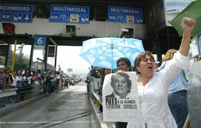 Contra el pacto Calderón-Elba Esther Gordillo