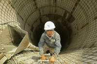 Un trabajador de la construcción en una obra en la ciudad de México