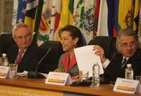 El director general adjunto para la Educación de la UNESCO, Nicholas Burnett; la titular de la SEP, Josefina Vázquez Mota y el ministro de Educación de Costa Rica, Leonardo Garnier, durante la conferencia