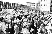 Estudiantes de la Normal Rural de Ayotzinapa durante una protesta frente al palacio de gobierno de Guerrero, en Chilpancingo, en noviembre de 2007