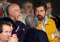 EN EL CUBIL. El rector de la Universidad Nacional Autónoma de México, José Narro, y el ex rector Juan Ramón de la Fuente estuvieron presentes en el estadio Olímpico de Ciudad Universitaria durante el encuentro de futbol entre los Pumas y San Luis