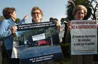 Vecinos de Las Lomas durante una de las protestas en contra del proyecto de la delegada de Miguel Hidalgo, Gabriela Cuevas, de construir pasos a desnivel en la zona