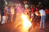 Maestros de la base magisterial volvieron a marchar desde tres puntos diferentes de la ciudad de Cuernavaca, Morelos, para continuar su protesta por el despido de decenas de profesores y contra la represión del gobierno estatal