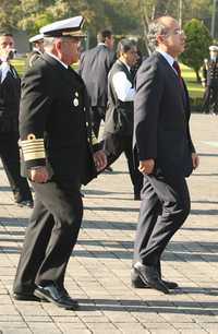 El presidente Felipe Calderón y el titular de la Secretaría de Marina, Francisco Saynez, minutos antes de la inauguración del Hospital General de Alta Especialidad